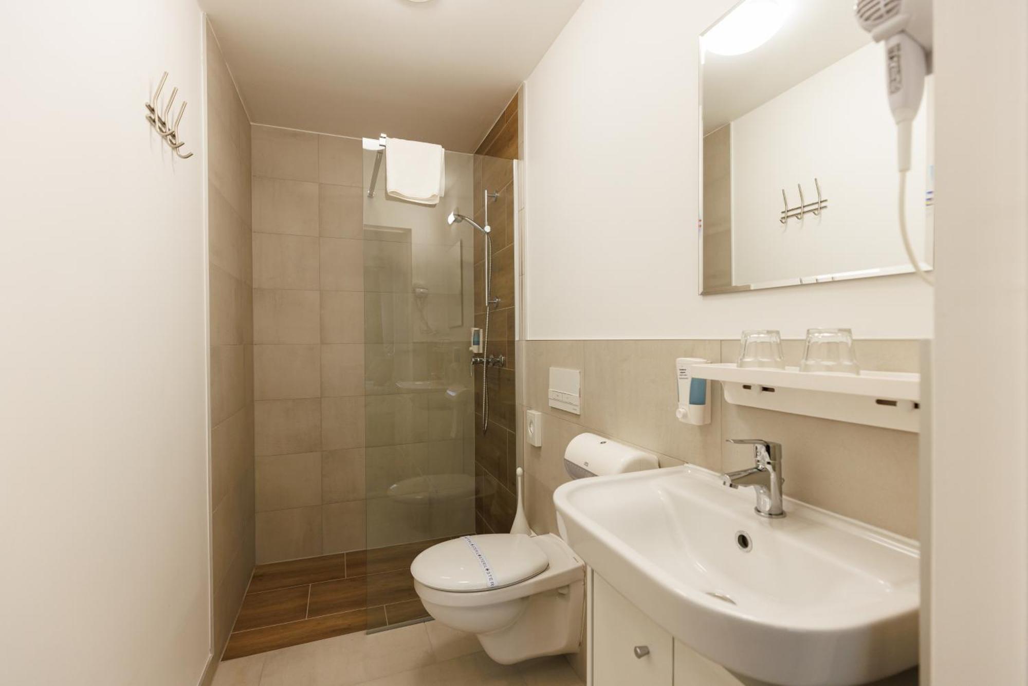 Safari Hotel Сегед Экстерьер фото