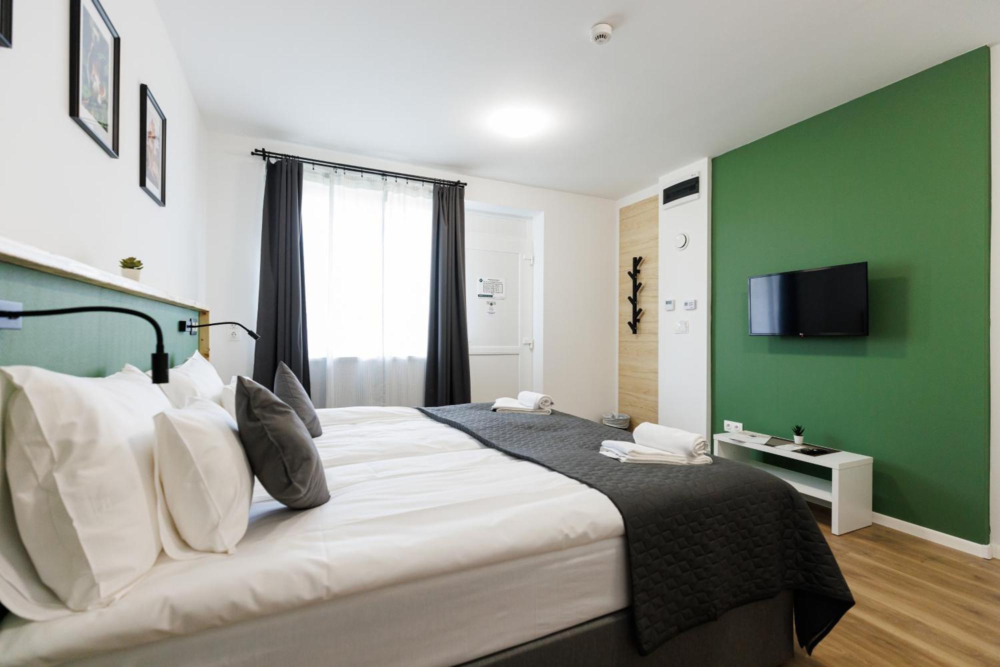 Safari Hotel Сегед Экстерьер фото